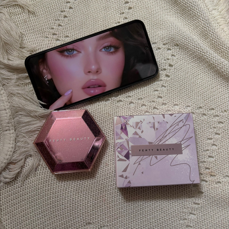 هایلایتر پودری فنتی بیوتی fenty beauty ✨️🫧🪞